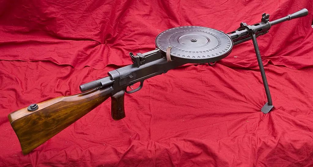 苏式“暴力割草机”:老辈人口中的转盘机枪，如何成为一代经典 - 30