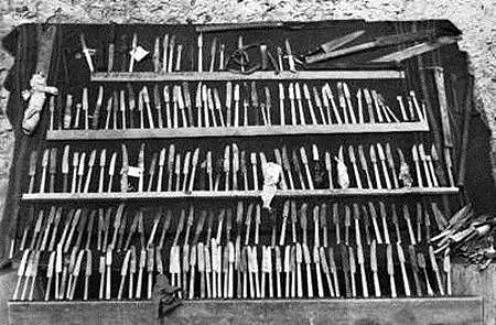 二战日本战俘最大越狱事件：一千人手持餐刀调羹冲向机枪 - 15