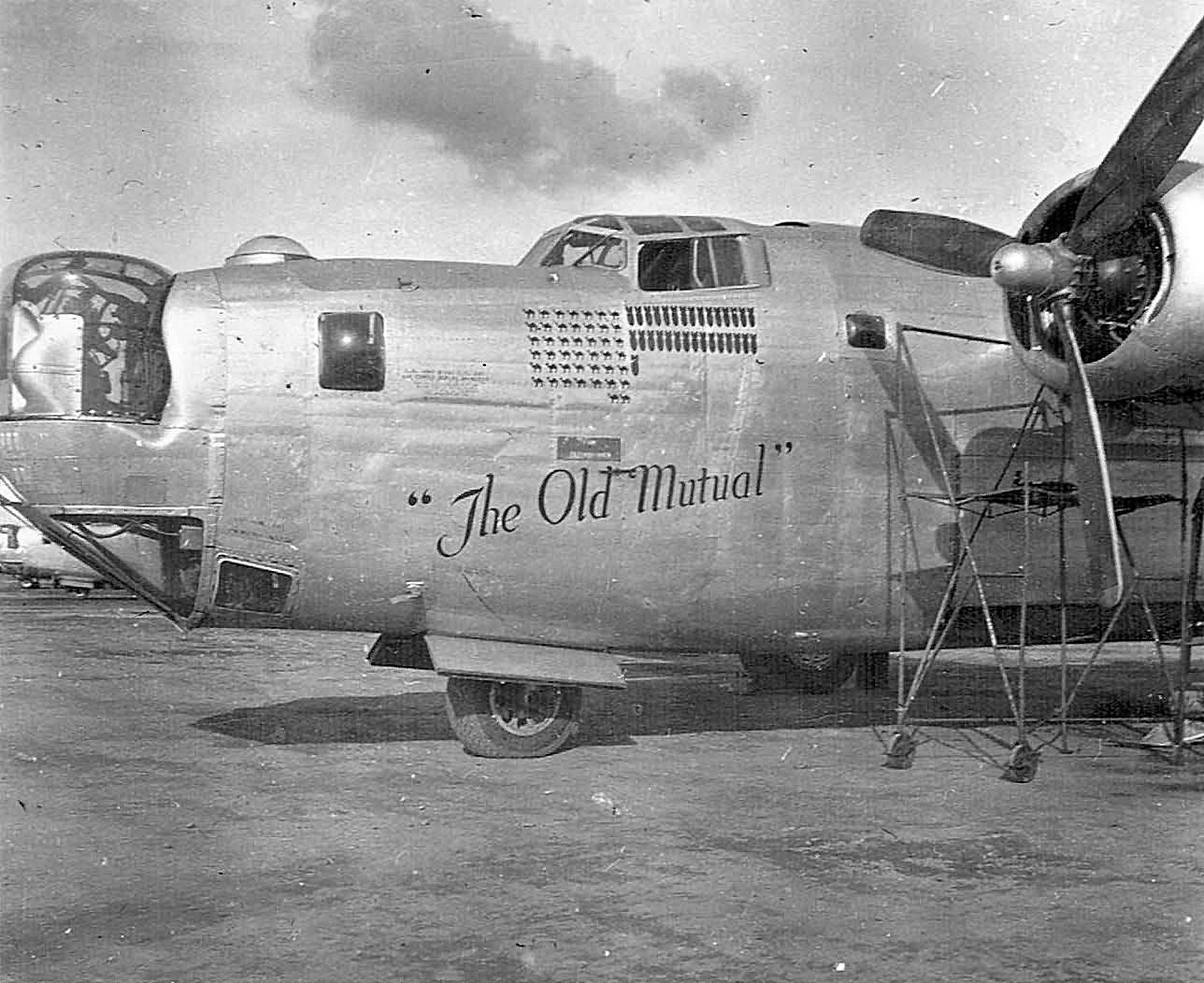 美国B-24轰炸机二战中生产18000架，四成是福特公司生产｜老照片 - 17