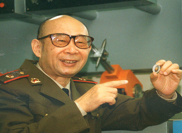 他填补中国激光领域7项空白，培养大批共和国将军，给中国高新武器装“眼睛”，拥有“盖世神功”的他，刚刚去世了！ - 13