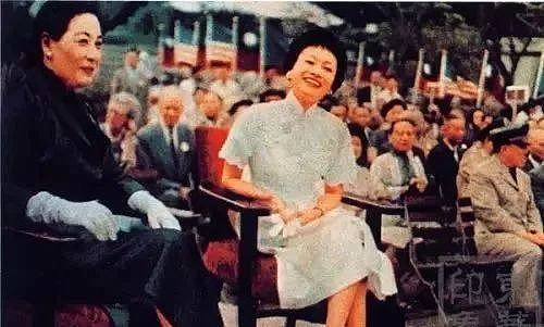 邓小平说：她是走上美国政坛的第一位中国女性，是几届中国领导人的座上宾，而刚刚，她近百年的传奇画下了句点！ - 39