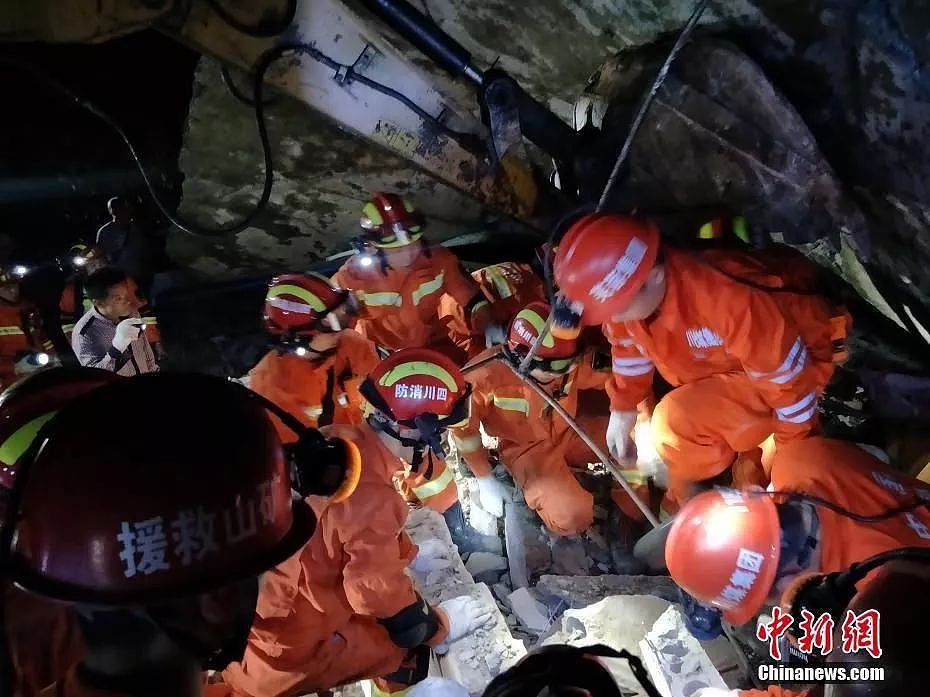 地震前10秒视频曝光，还原一个最强大的中国！ - 7