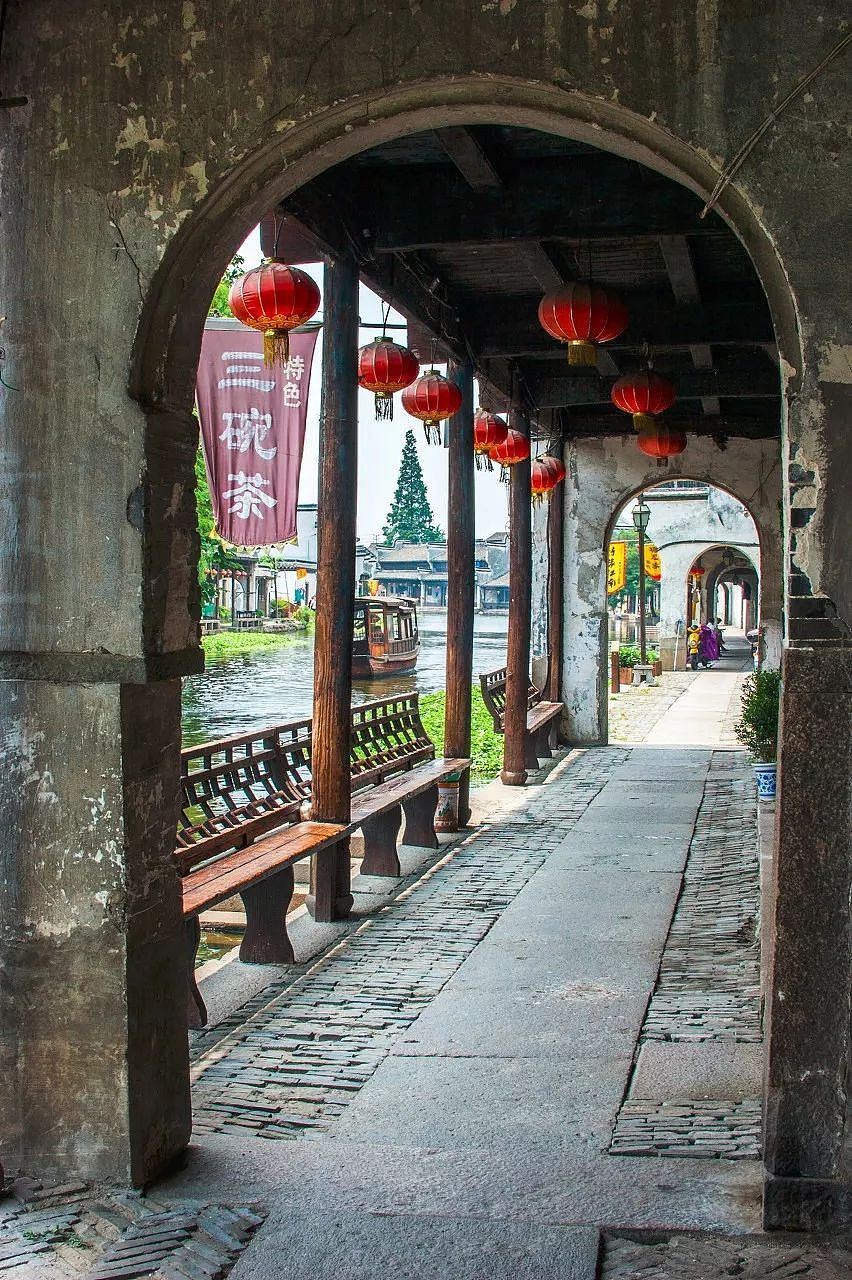 它是中国第一座被列入世界文化遗产的江南小镇，没有乌镇周庄盛名，竟是如此迷人！ - 36