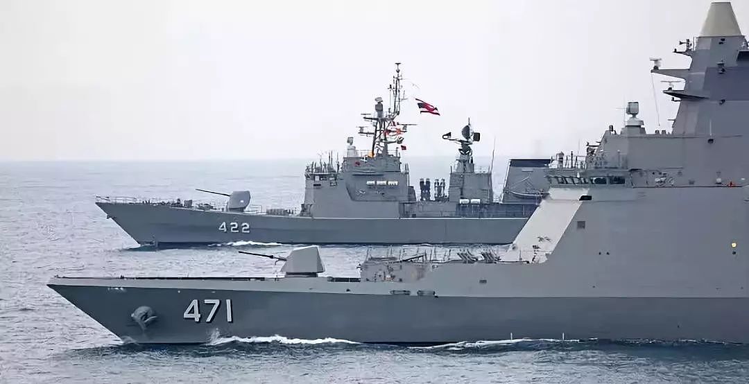 泰国海军两代主力舰同框，中国造军舰老骥伏枥，毫不弱于韩国新舰 - 1