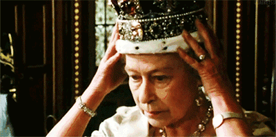 圣诞节，哈里王子给女王送了顶带脏话的浴帽。她还挺乐呵？ - 33