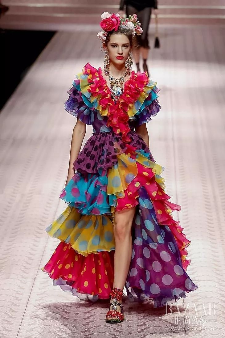 西西里的美丽传说再现！Dolce & Gabbana的T台上自信女孩们最美 - 78