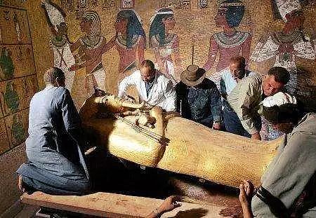 古埃及文明失落之谜：为何挖掘金字塔的人一个个神秘死去？ - 14