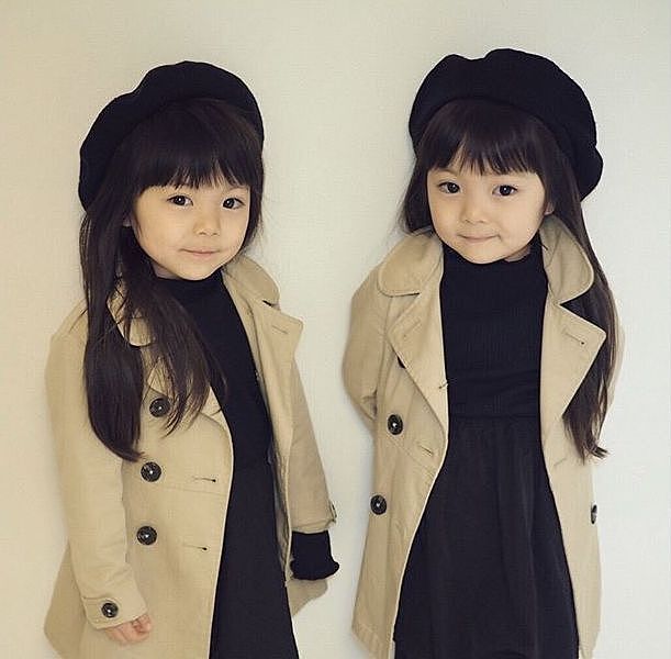这对日本双胞胎小姐妹，复制粘贴的脸蛋和打扮，直接萌倒无数网友... - 6
