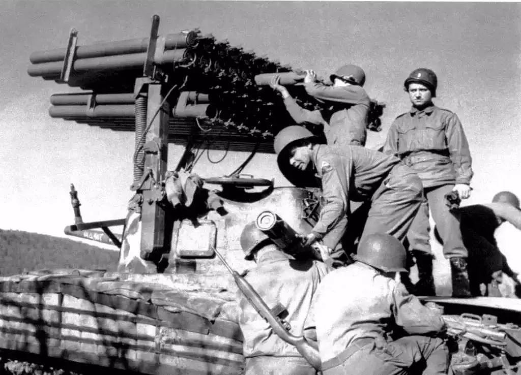 和中国107火箭炮对着轰：越战美军士兵设计出蜂巢火箭炮 - 5