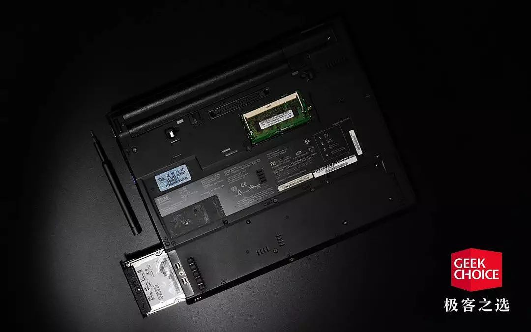 这款 ThinkPad 是 IBM 的「遗作」，14 年前售价将近 3 万〡极客博物馆 - 8