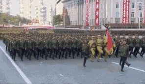 朝鲜阅兵式上的弹簧步到底是怎么来的？（附弹簧步教程） - 3