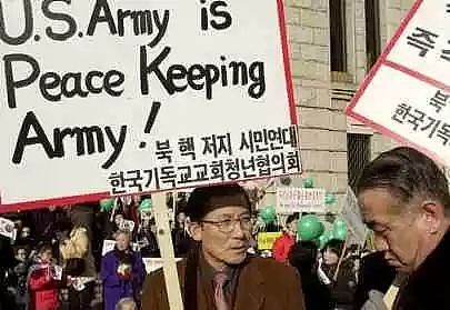 成群的韩国百姓苦苦挽留美军，韩国政府却做出这样的决定！ - 10
