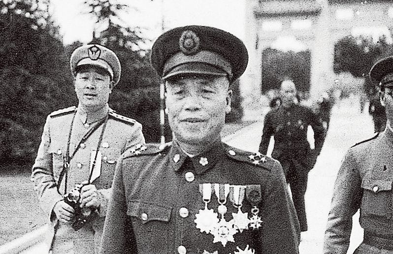 蒋介石的第三次下野：“不是因为共产党，而是本党中的某一派系” - 2