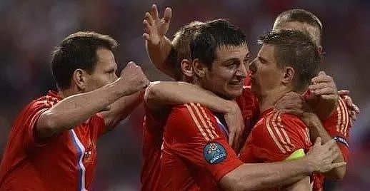 世界杯给了俄罗斯足球救赎的机会，却唯独没给他留下追梦的时间 - 4