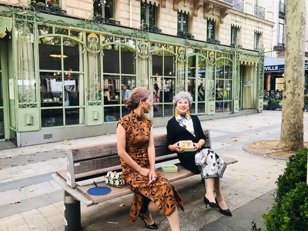 中国奶奶穿旗袍游巴黎，惊呆老外：美与年龄无关 - 2