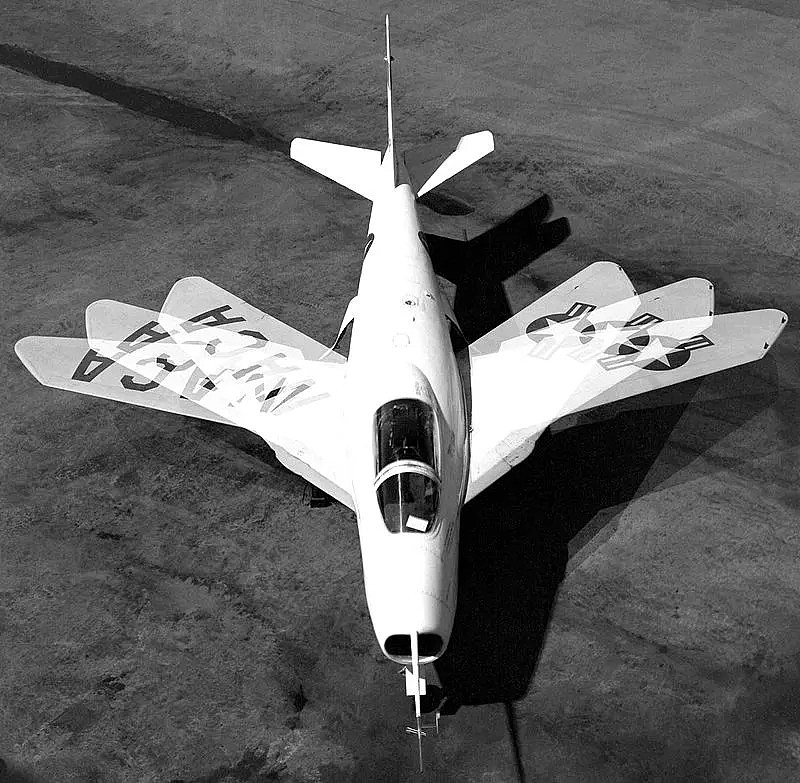 美国打造七马赫高超音速战机，机体竟因高速在空中被烧焦融化！ - 8