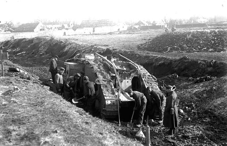 71辆故障、43辆翻进沟，但此战却是英国人眼中的坦克战大捷 - 10