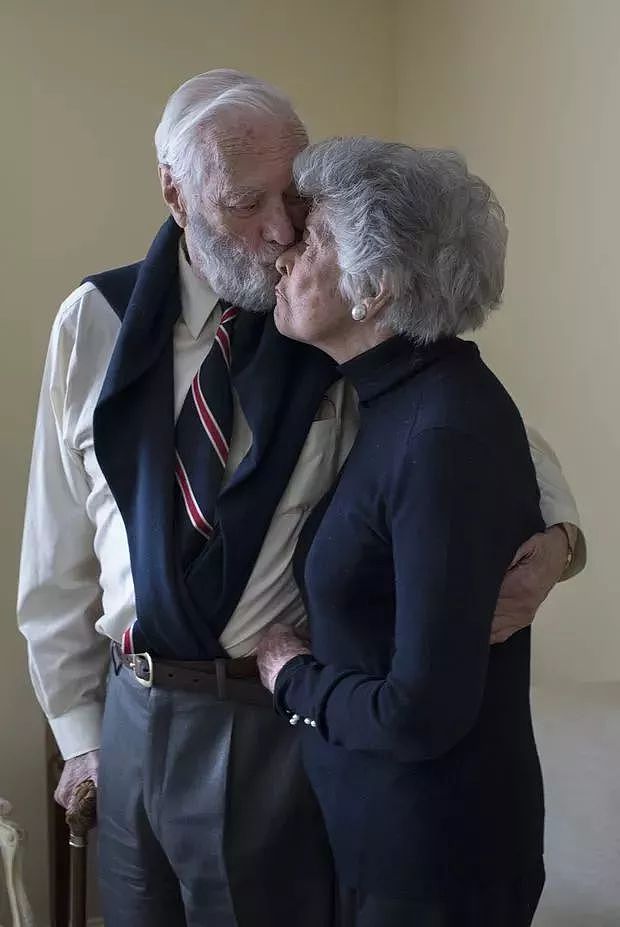 相恋73年的夫妻在去世前，做了这个让人意想不到的决定 - 27