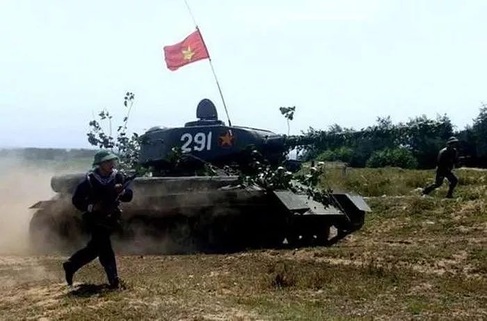 ​大天朝的枪炮，鹰酱的装甲车，两大强国侍候越南一个，真是有“有福气” - 8