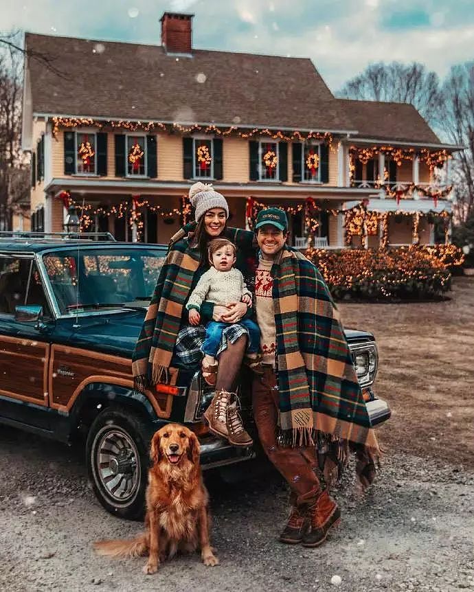 这家人带着狗狗，把圣诞节过的也太唯美了吧！ - 8