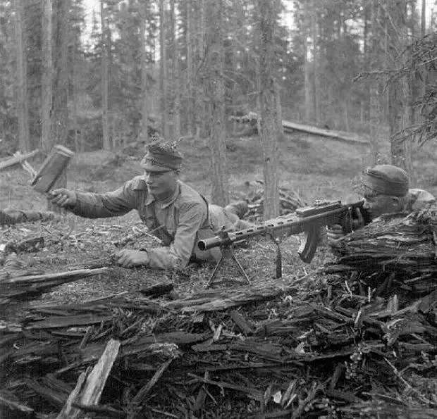 “曾出口中国，却因卡壳出名”芬兰国产的M26轻机枪有多坑？ - 28