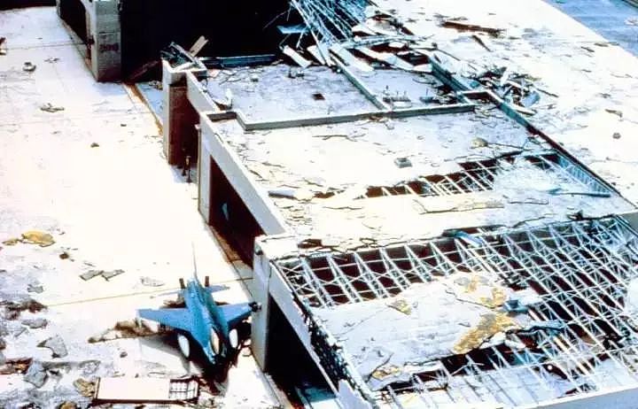 美军22架F22被飓风团灭，中国有过同样的惨痛经历 | 军情晚报 - 16
