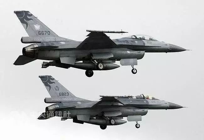 （焦点）台军演习首日曝1架F-16战机疑似撞山 - 2
