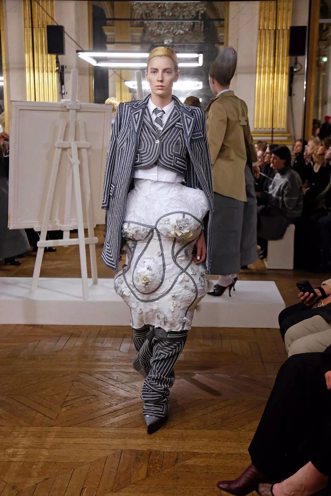 人人都想穿Thom Browne设计的灰西装，可你知道他的其他秘密吗 - 19