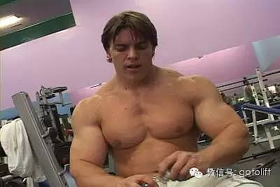 身高1.78米，体重208斤，这个肌肉猛男能把健身房练“破产”！ - 43