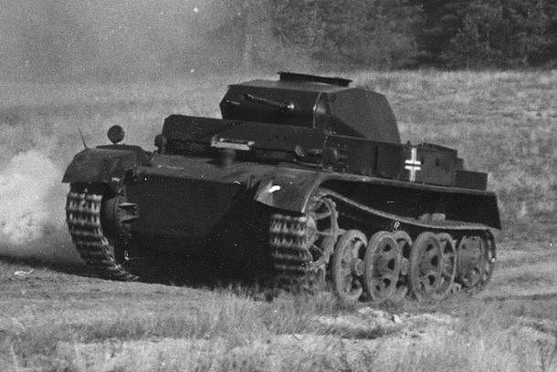 空前绝后：二战德军这款轻型坦克装甲竟比苏联重坦还厚 - 5