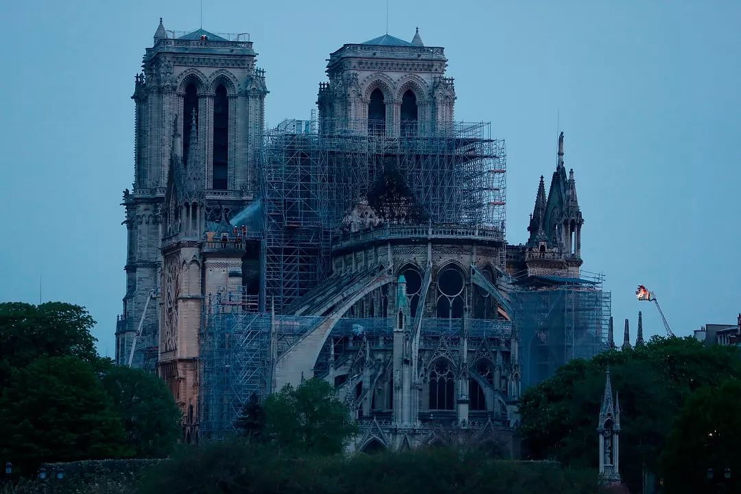 法国留学毕业之前还能参观到巴黎圣母院吗？不一定…… - 3