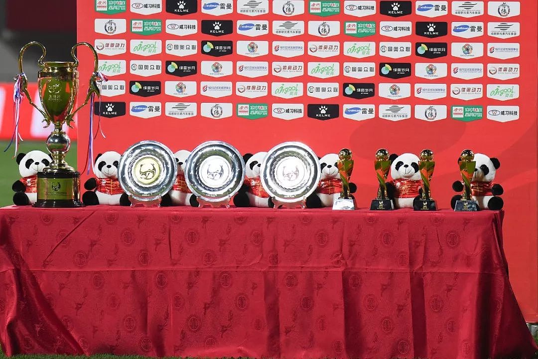 独家解密“韩国球员侮辱熊猫杯奖杯”始末 - 1