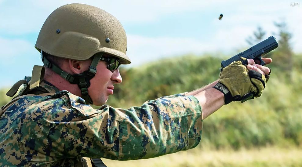 美国海军陆战队采购新型手枪，单价仅与国产千元智能手机相仿！ |  军情晚报 - 9