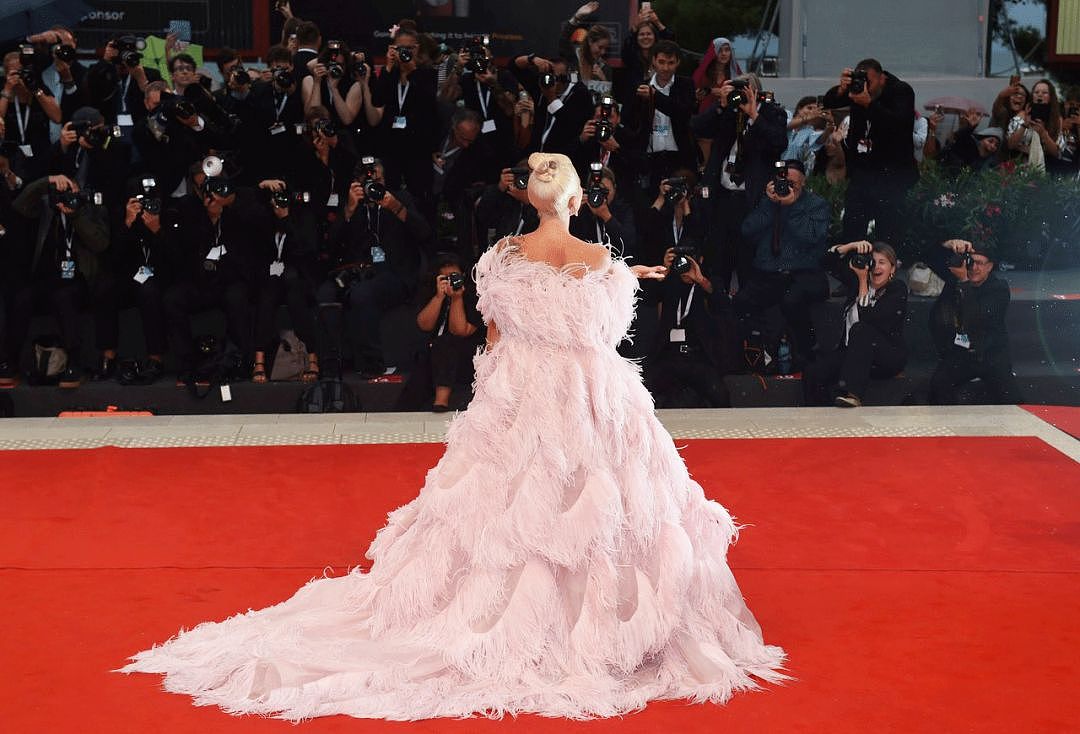 我是怎样走（蹭）上威尼斯电影节红毯，并跟Lady Gaga坐在一起看电影的 - 14