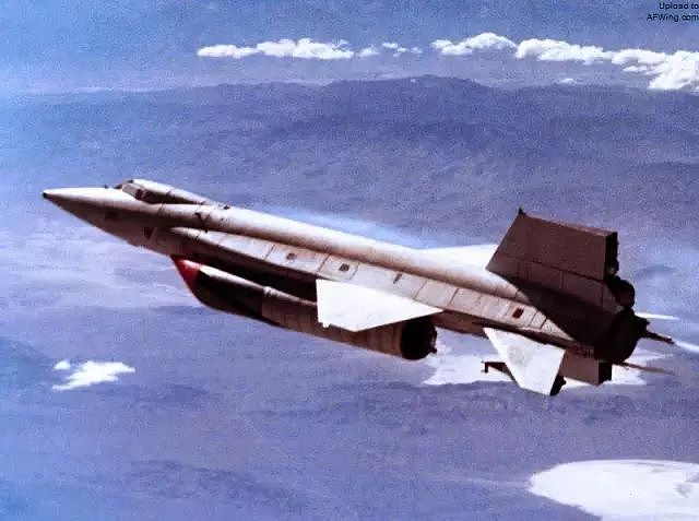 能飞6.7马赫的冷战黑科技，堪比导弹的X-15火箭飞机｜军武正片 - 32