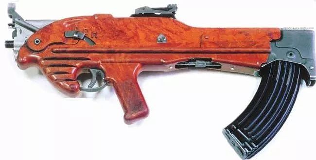这款无托步枪曾是AK47的竞争者：天才与他的疯狂设计｜轻武专栏 - 13