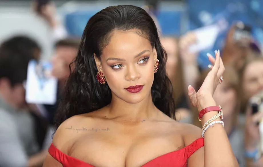 大家好，我是坐拥6亿身家、富可敌国的全球最rich女歌手Rihanna！ - 25
