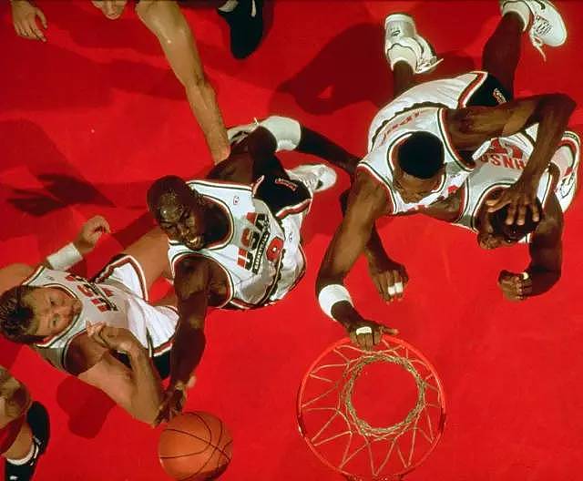 迈克尔·乔丹生日快乐！100张经典照片回顾“篮球之神”的封神路！ - 49