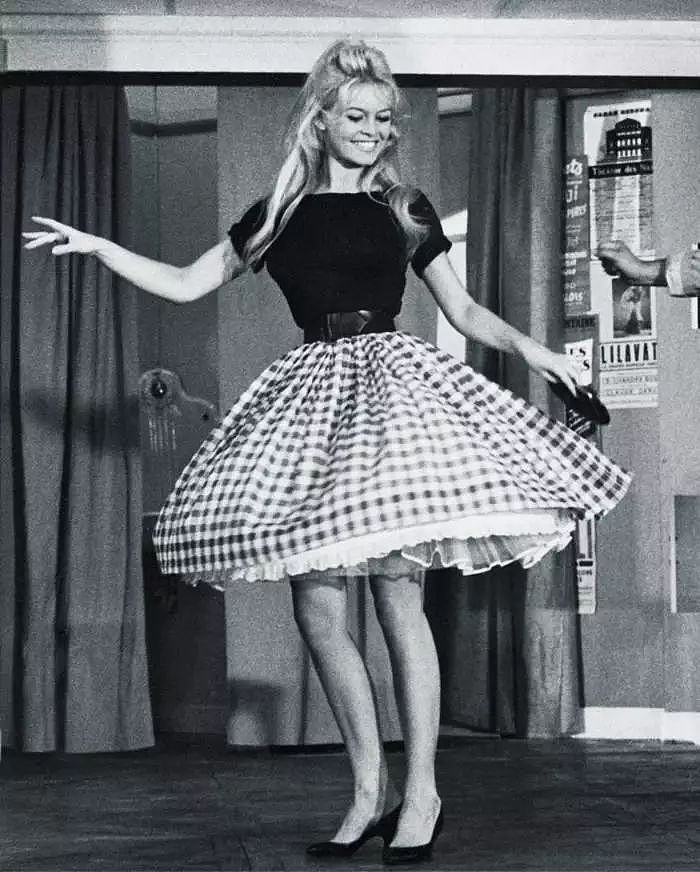 1950s：一个女人都优雅到骨子里的经典美时代 - 35