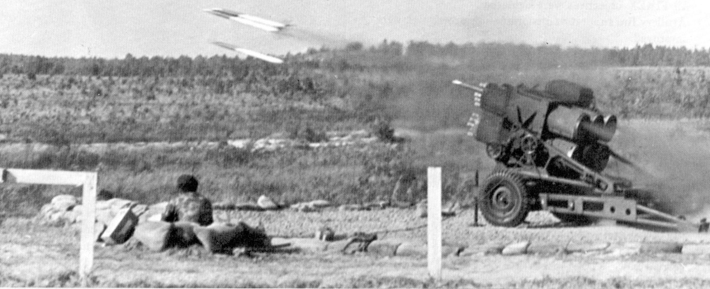 和中国107火箭炮对着轰：越战美军士兵设计出蜂巢火箭炮 - 9