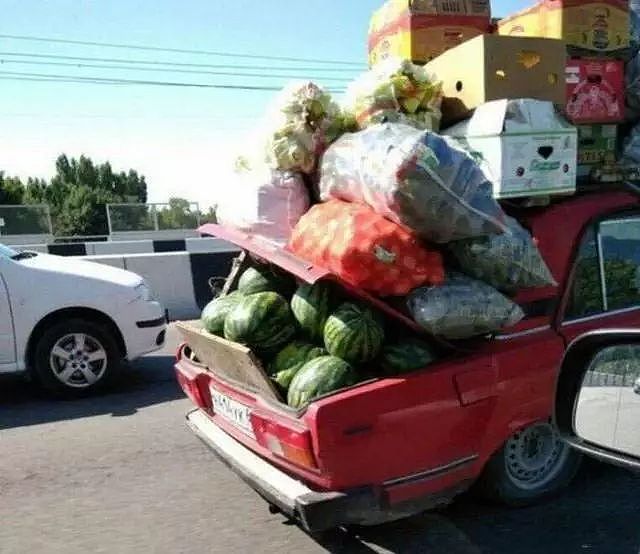 表哥在俄罗斯卖水果，他说在俄罗斯马路上可以看到各种奇葩，例如这样的 - 18