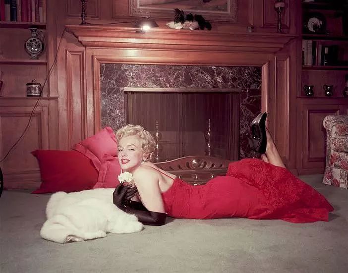 1950s：一个女人都优雅到骨子里的经典美时代 - 31