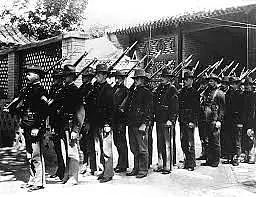 军事 | 八国联军在北京：烧杀抢掠无所不为，日军装文明其实掳掠最多 - 11