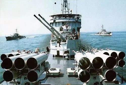 中国海军打仗太流氓，拿火箭弹当刺刀拼，越南被揍到怀疑人生... - 4