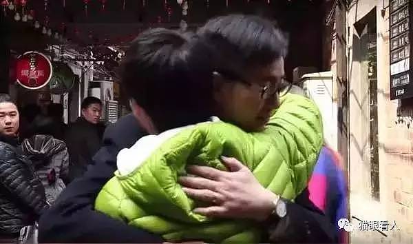 一个日本人在北京求拥抱，一个中国人在日本效仿，结果惊人！ - 5