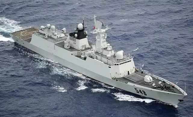 泰国海军两代主力舰同框，中国造军舰老骥伏枥，毫不弱于韩国新舰 - 12