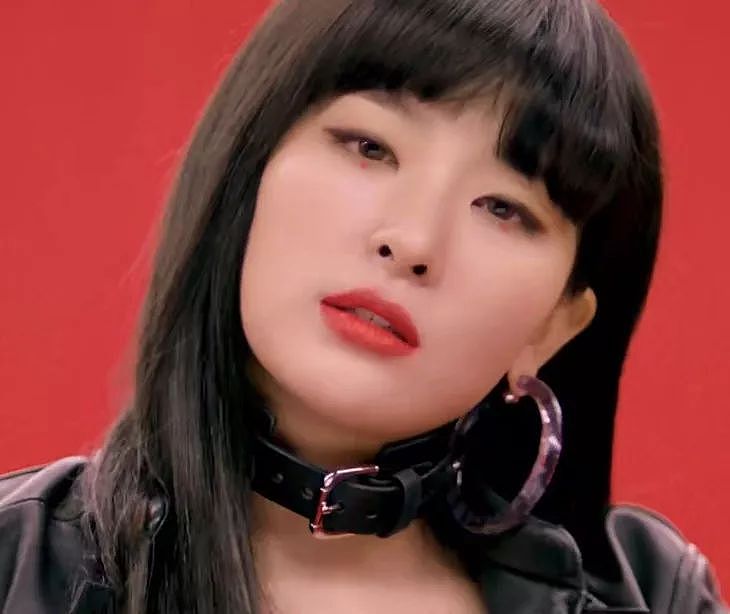 美人计 | 女团Red Velvet新歌回归造型有点迷，全靠颜值与妆容撑 - 23