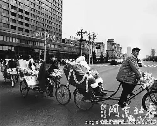 一组老照片，看100年来中国人都怎么过年？还是过去过年有规矩，有年味！ - 75