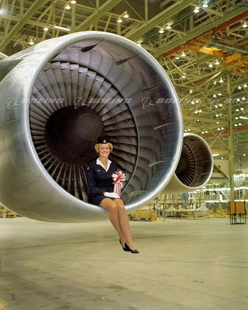 从战略运输机到巨型珍宝客机，波音747空中女王诞生记｜老照片 - 39
