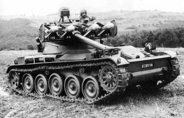 厉害了，法国这奇葩搞出世界首款自动装弹坦克，还是左轮装填 - 15